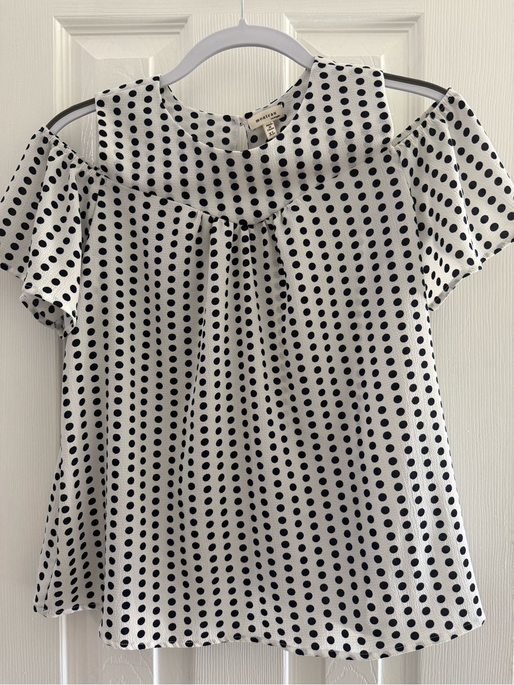 💙 Monteau White Top with Navy Blue Polka Dots and Cold-Shoulder Sleeves 💙
